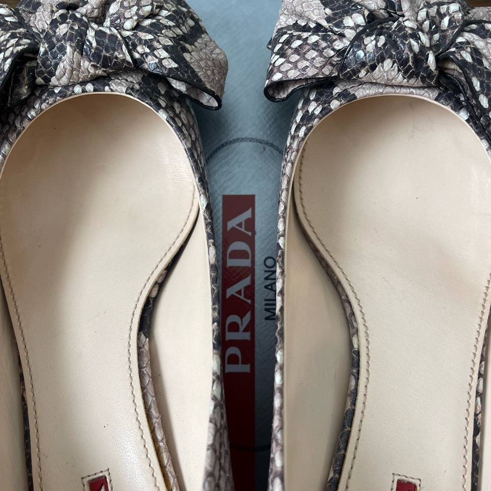 Prada Women's Snakeskin Heels - Black and Gray - Picture 5 of 7
